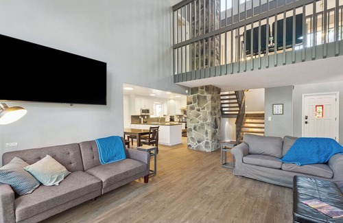 Enumclaw House | Spacious 4-bedroom house, Enumclaw near Mt Rainier Nat'l Park in natural setting