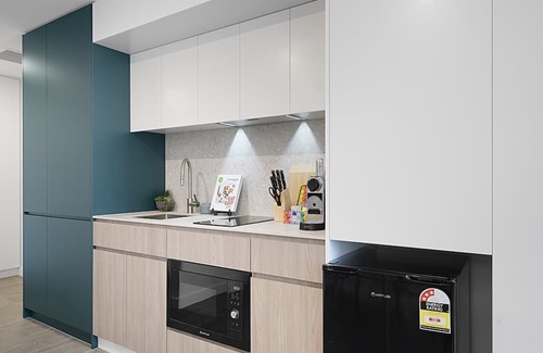 North Fremantle Apartment | Stylish Studio Near Fremantle Cafés and Beaches