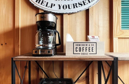 Six Mile Ski Chalet | THREE-LEVEL LAKEFRONT DESIGNER CHALET: ONLY 9 MILES FROM CLEMSON! Wi-Fi/AC