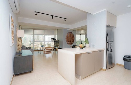 Tumba Vieja Apartment | Luxury 2BR Cityview apt, parking and balcony