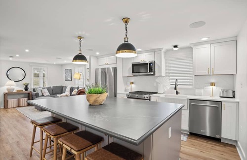 Lutherville Timonium House | Inviting Escape Bursting w/Elegance & Style