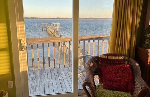 Panacea House | Cutest 2-bedroom house on the Bay with access to the gulf across the street