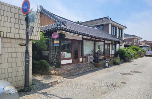 Jeonju House | Floral Breeze Guesthouse