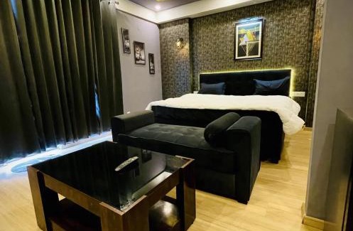 Gomti Nagar Hotel | Manhattan Suite inn