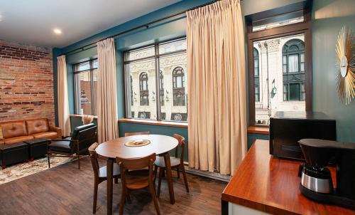 Downtown - Waterfront Apartment | The Intrepid Rentals