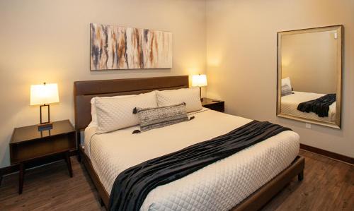 Downtown - Waterfront Apartment | The Intrepid Rentals