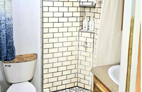 Guthrie Other | Small space on acrage