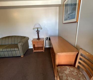 Garden City Hotel | Bear Necessities Suite