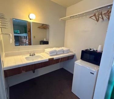 Garden City Hotel | Bear Necessities Suite
