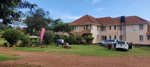 Jinja Hotel | Set N Rise