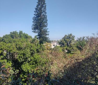 Vargem Pequena Apartment | Quartos individuais com sala,cozinha e banheiro compartilhado pelo anfitrião