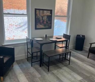 East Parkside Apartment | Cozy and Affordable Apt\Sleeps 3\1717 Apt 4