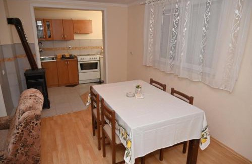 Glamocani House | Domacinstvo Marija