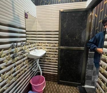 Ayodhya House | NEW RAGHUNANDAN GUEST HOUSE
