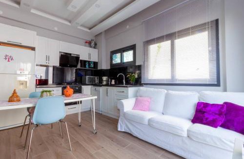 Gulluk House | Güllük'te Şık ve Tertemiz Tatil Evi