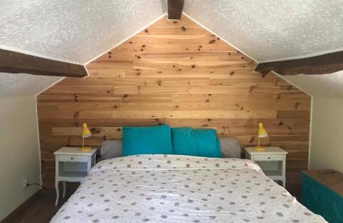 Teilhet House | Maison independante pour 2 tout inclus Tiny House for 2 all included