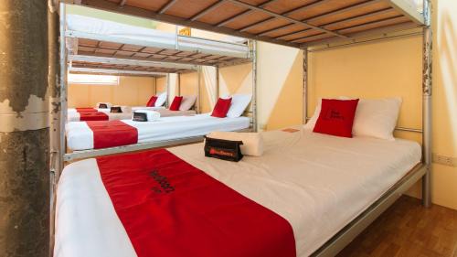 Mauban Hotel | RedDoorz Plus @ Lumberio's Travel Inn and Resort Mauban