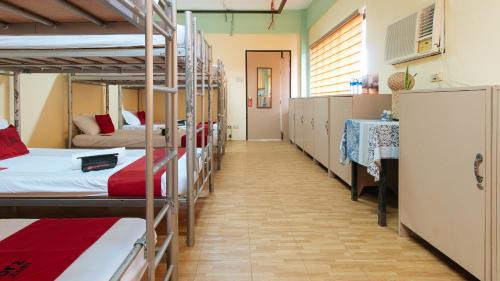 Mauban Hotel | RedDoorz Plus @ Lumberio's Travel Inn and Resort Mauban