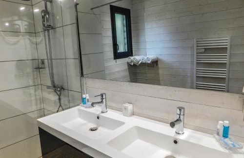 Audenge Bed & Breakfast | L'Haute en couleur cabanes spas