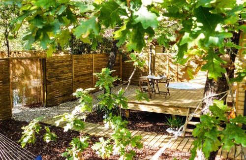 Audenge Bed & Breakfast | L'Haute en couleur cabanes spas