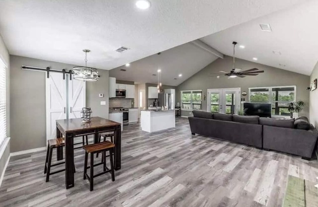 New built home on Lake Livingston! Long term stays only!