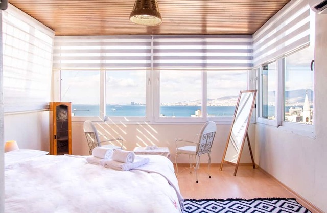 Charming Home Overlooking Ocean with Garden