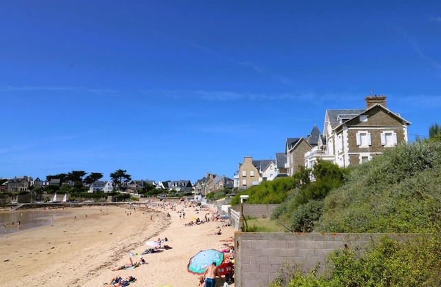 A Saint-malo, Dans le Quartier de Rochebonne et à 1.8km du Bourg de Rothéneuf, Agréable Location de