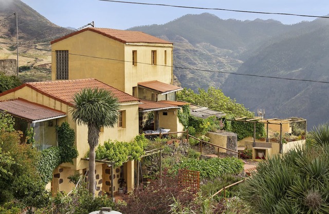 Vacation Home 'Mirador de la Abuela' with Sea View, 2 Terraces & Wi-Fi