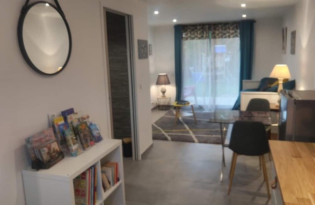 Seaside studio with swimming pool.