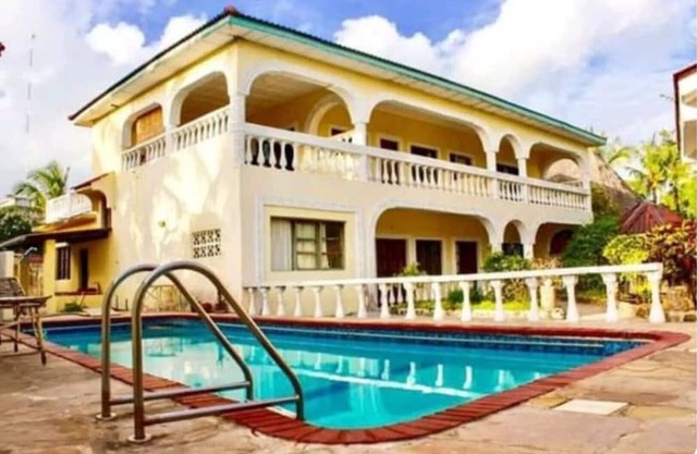 4 bedrooms stylish villa