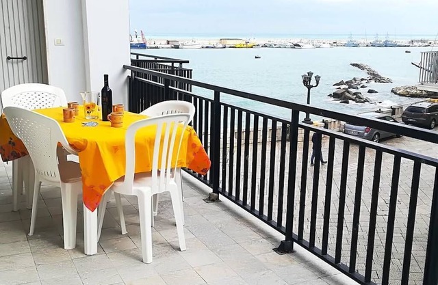 Close to the old town and with sea view - Apartment Afrodite