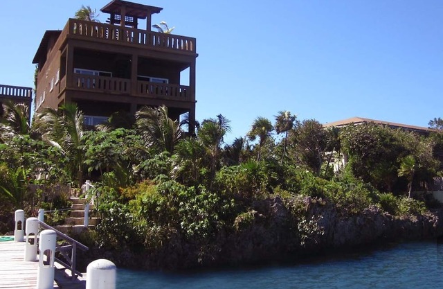 Waterfront Luxury 3 Bedroom w/ Pool and Dock