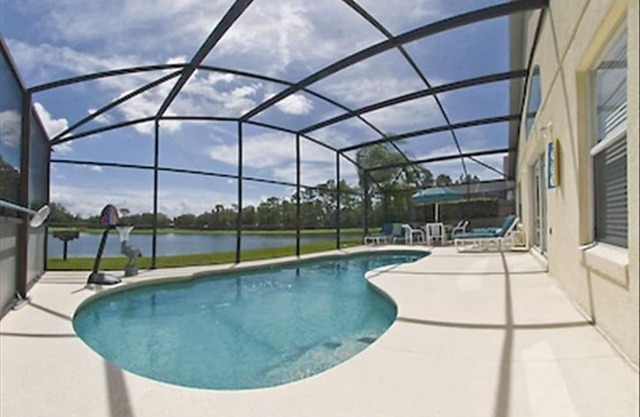 Stunning Private Lake Front Villa,luxuriously upgraded with games room
