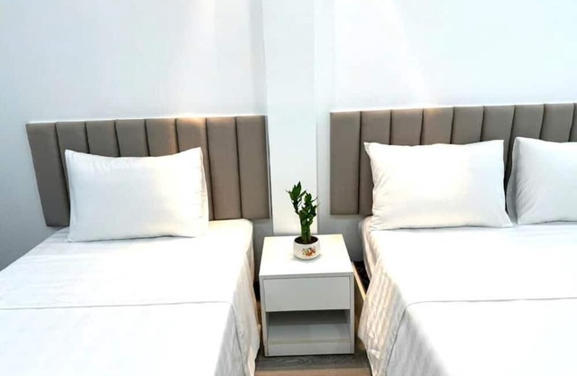 The Queen Hotel & Spa 2