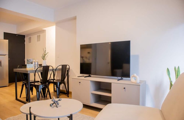 w Magnificent 2BR w/Balcony in Miraflores