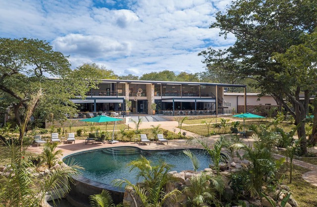 Waterfalls Lodge