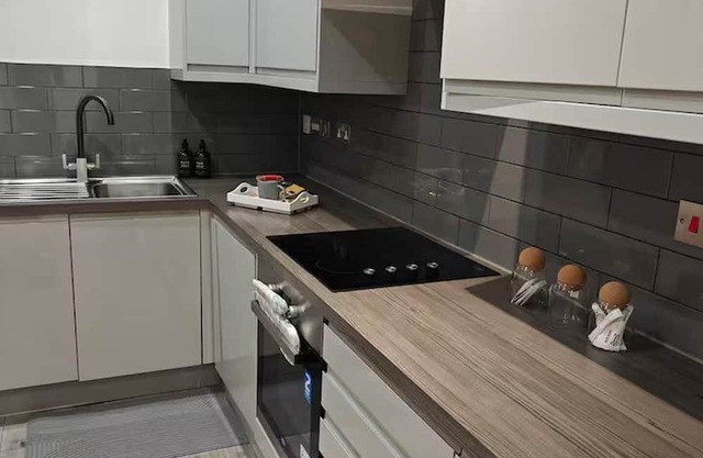Modern 1Br Sleeps3 - City Centre Location