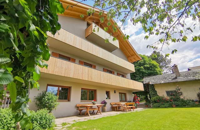 Apartment 'Linder 22' with Mountain View, Shared Pool and Wi-Fi