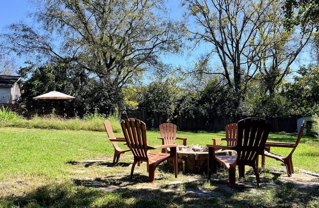 The BOHO Bungalow - NEW listing - Close to BNA, Broadway, Zoo, Opry and Geodis