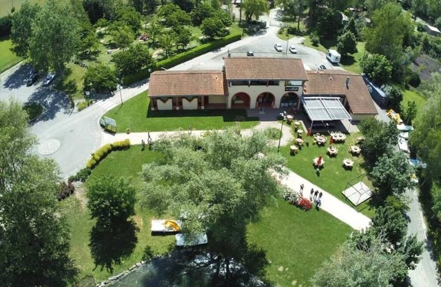 Camping 3 étoiles - Piscine - ccaaaeh