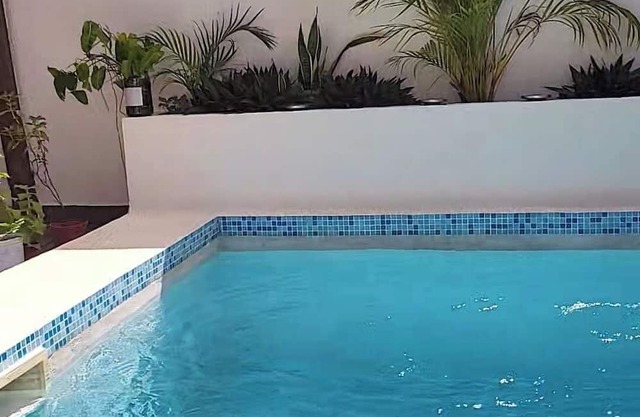 Cozy Private Townhome in Pedasí, AC, WiFi, TV, Pool, Patio Furniture, Dining