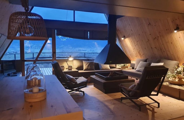 Holiday Home 'Cabanya Amb Encant' with Mountain View, Terrace and Garden