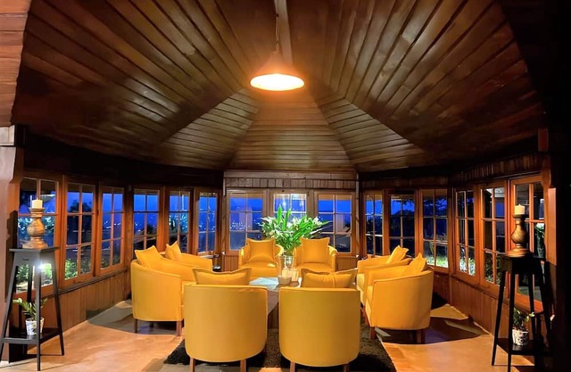 Garfield Bungalow by TSC
