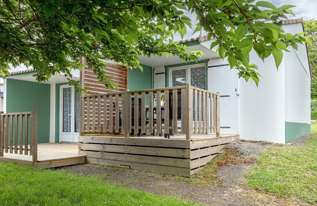 Holiday Home '2 - T2 Confort' with Shared Pool and Shared Garden