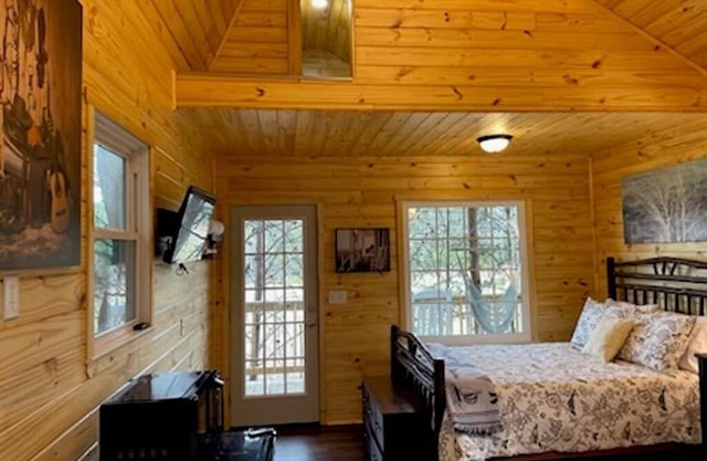 Treehouse at the Persimmon Farm