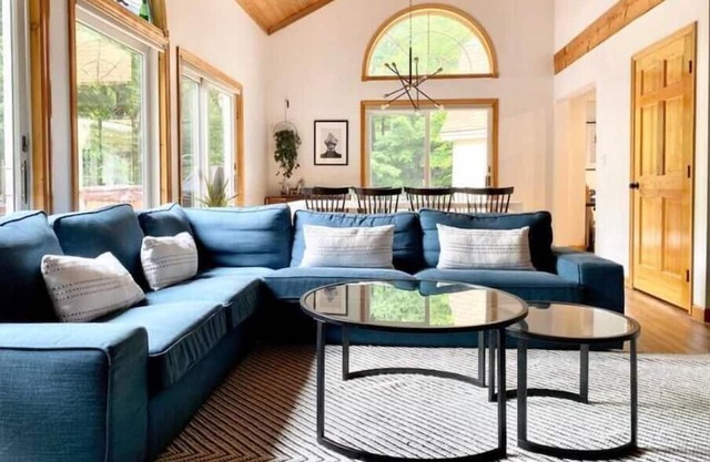 The Evergreen: A Cozy & Modern Catskills Escape