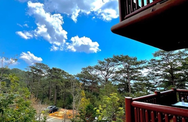 The Forest Lodge at Camp John Hay privately owned unit with parking 371n