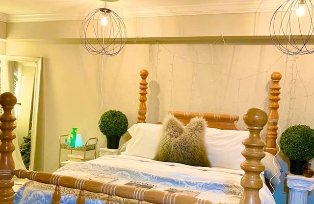 "Cozy Accessible 1 Bedroom Retreat with Patio in Brookhaven"