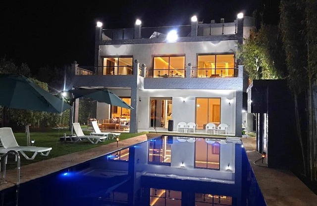 Family Paradise: Spacious Villa Near Marrakech – Mountains & Olive Trees Await