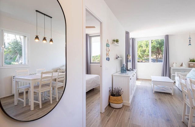Ideal apartment for couples 100m beach